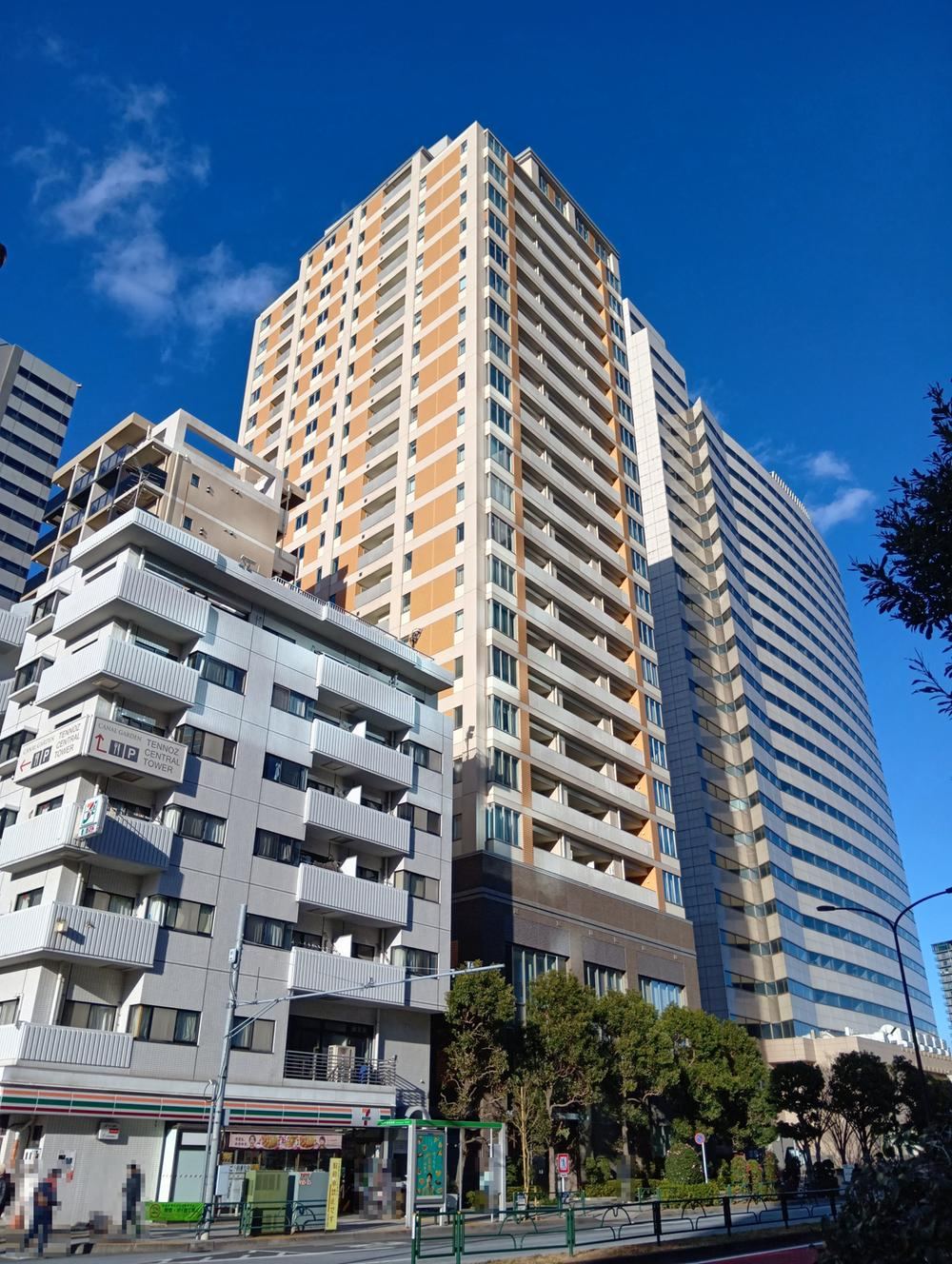 Spacious 1LDK Apartment on the 18th Floor in Shinagawa - Photo 1