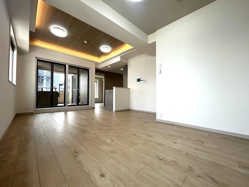 3LDK apartment in Chuo Ward, Kobe, Hyogo - Photo 1