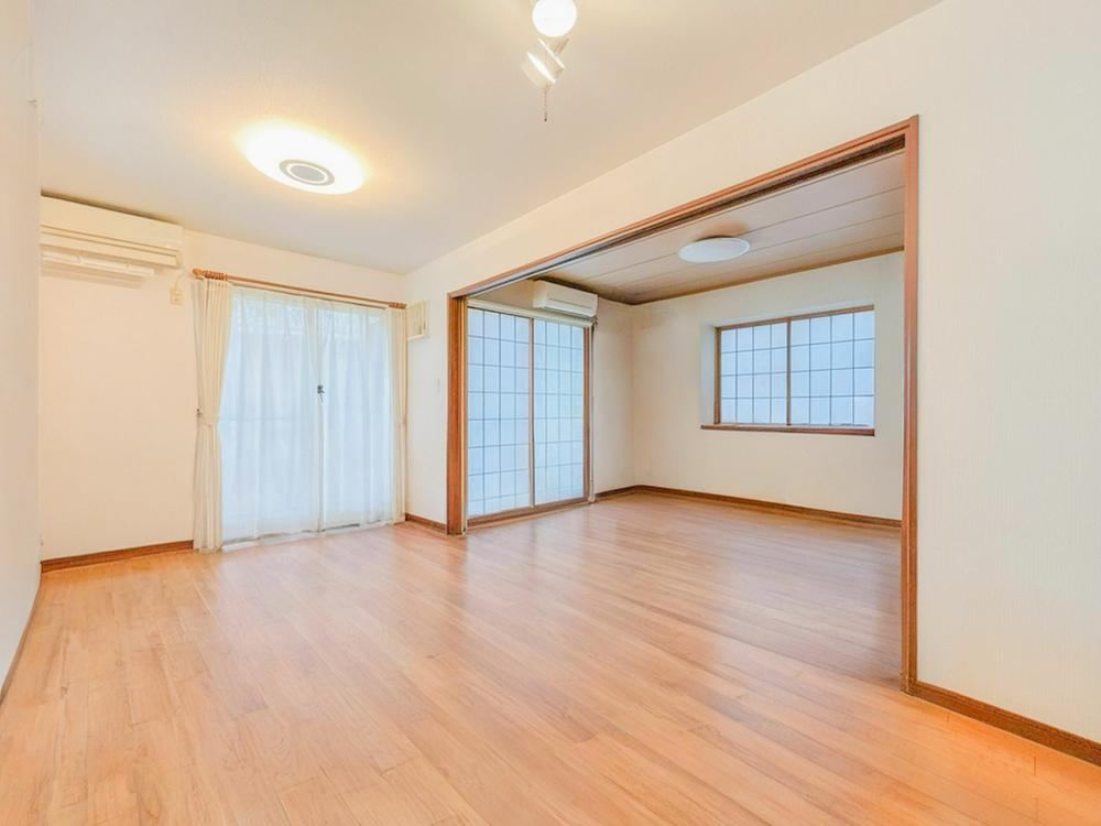 Nature-Inspired 4LDK House in Hachioji - Photo 1