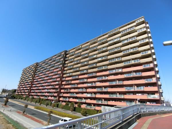 Spacious 3LDK Apartment in Katori-dai - Photo 1