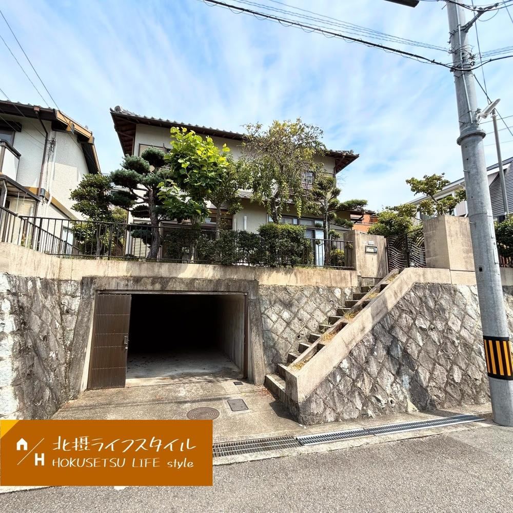Spacious 4LDK House in Ikeda - Photo 1
