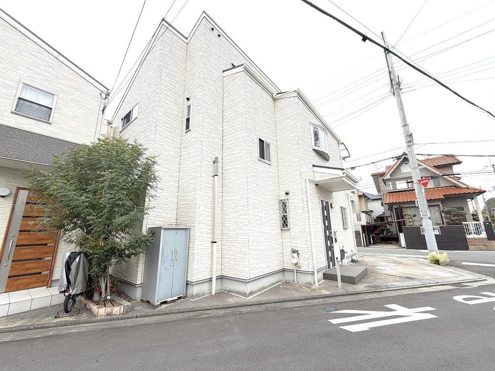 Corner Lot 4LDK House in Fujidera - Photo 1