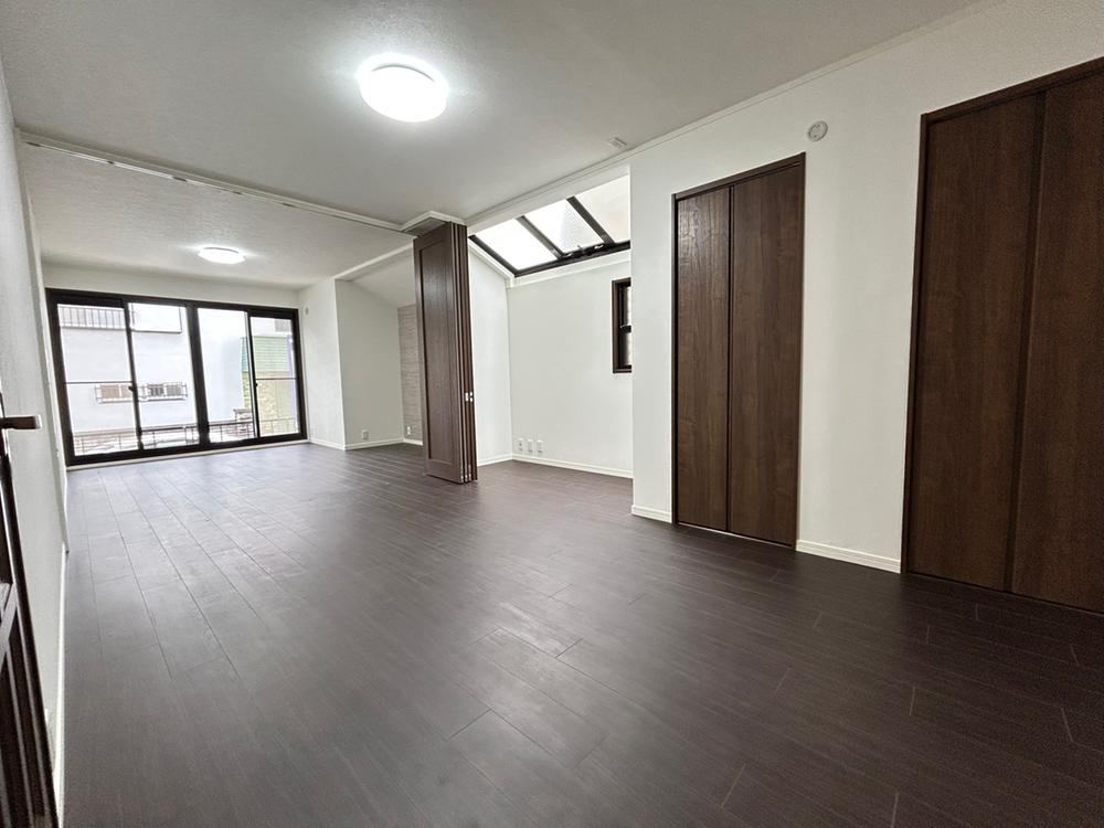 Renovated 5LDK House in Koshigaya - Photo 1