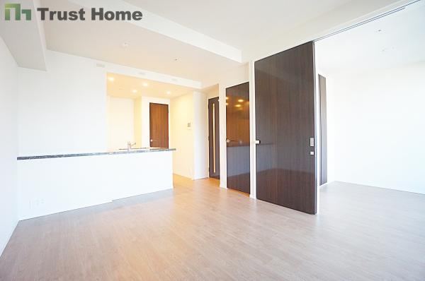 1LDK+S apartment in Chuo Ward, Kobe, Hyogo - Photo 1