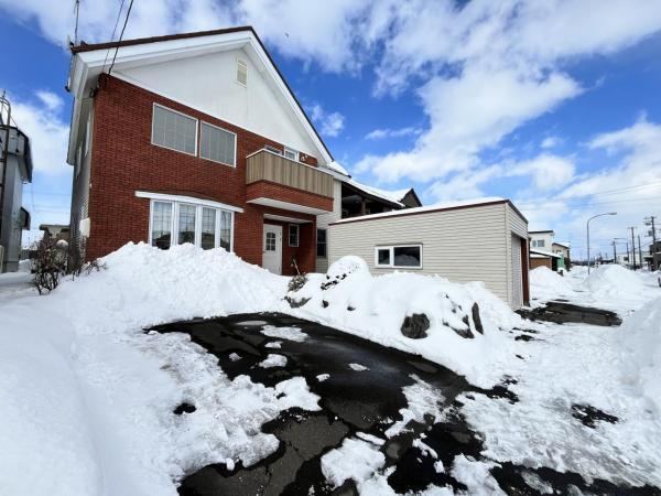 Charming 4LDK Prudence Home - Photo 1