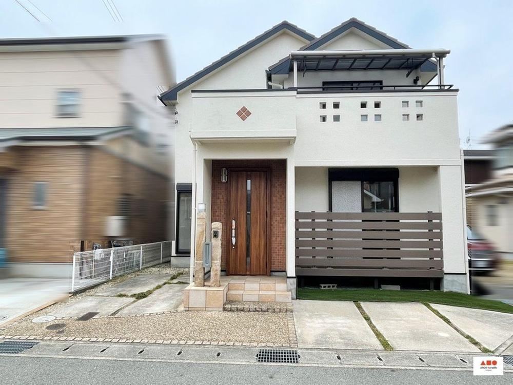Fully Renovated 4LDK Home with Modern Amenities in Himeji - Photo 1