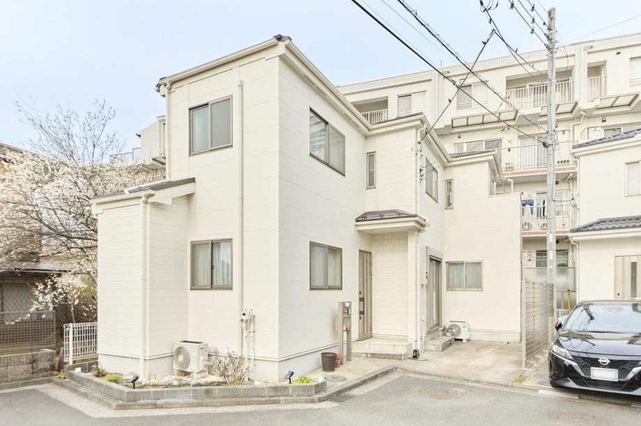 4LDK House with Renovations in Nagatsuta - Photo 1