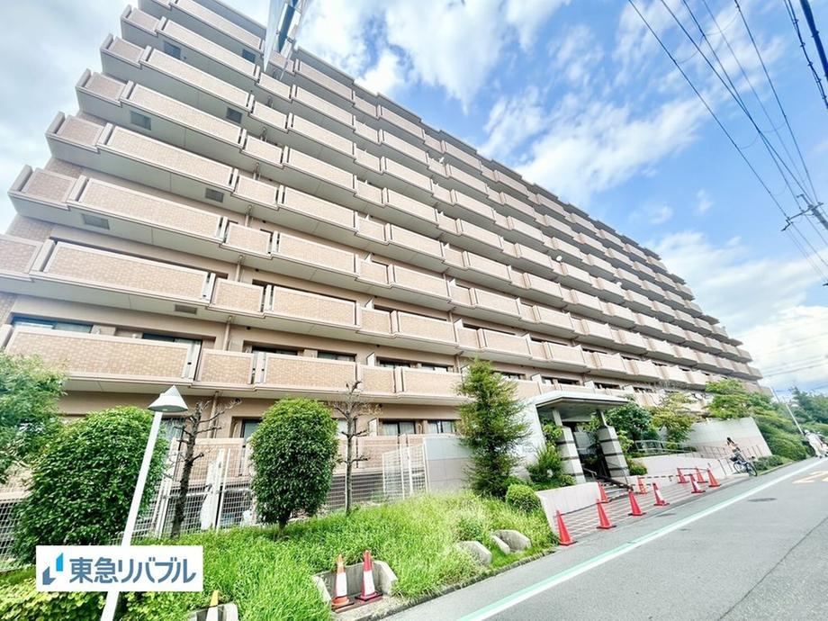 3LDK apartment in Hirakata, Osaka - Photo 1