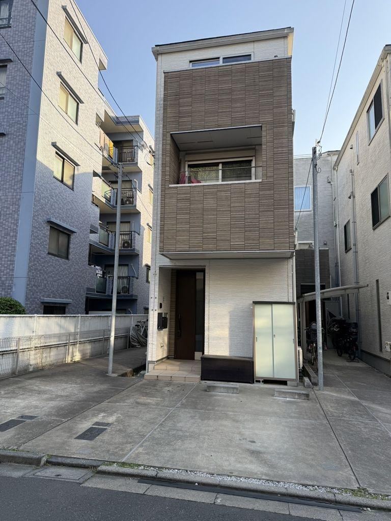 Spacious 3LDK Detached House in Higashisuna - Photo 1