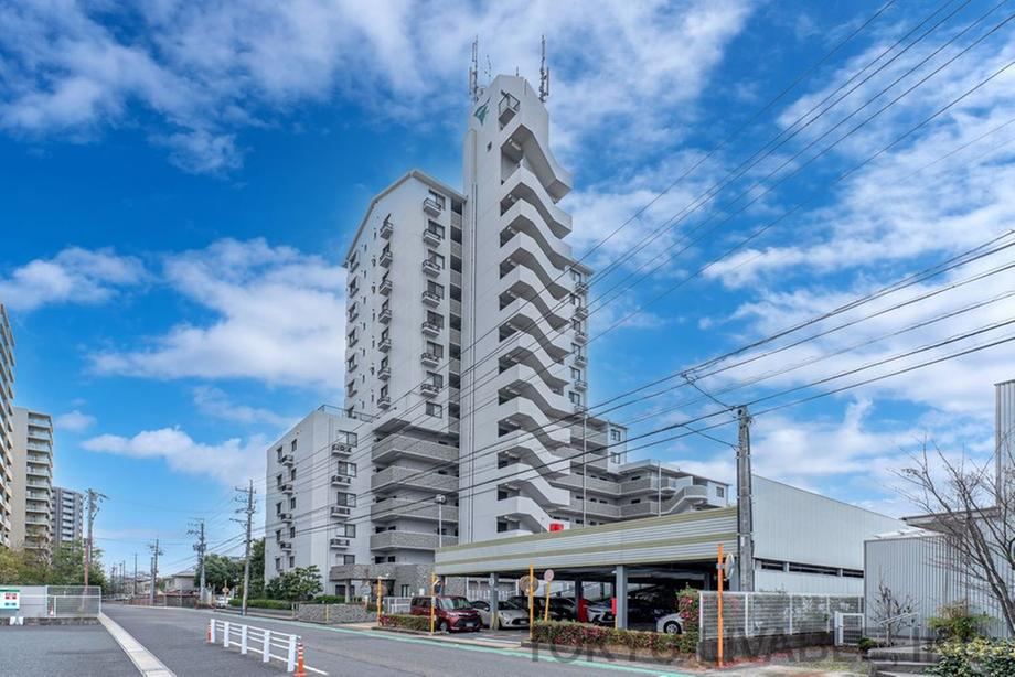 4LDK apartment in Nagakute, Aichi - Photo 1