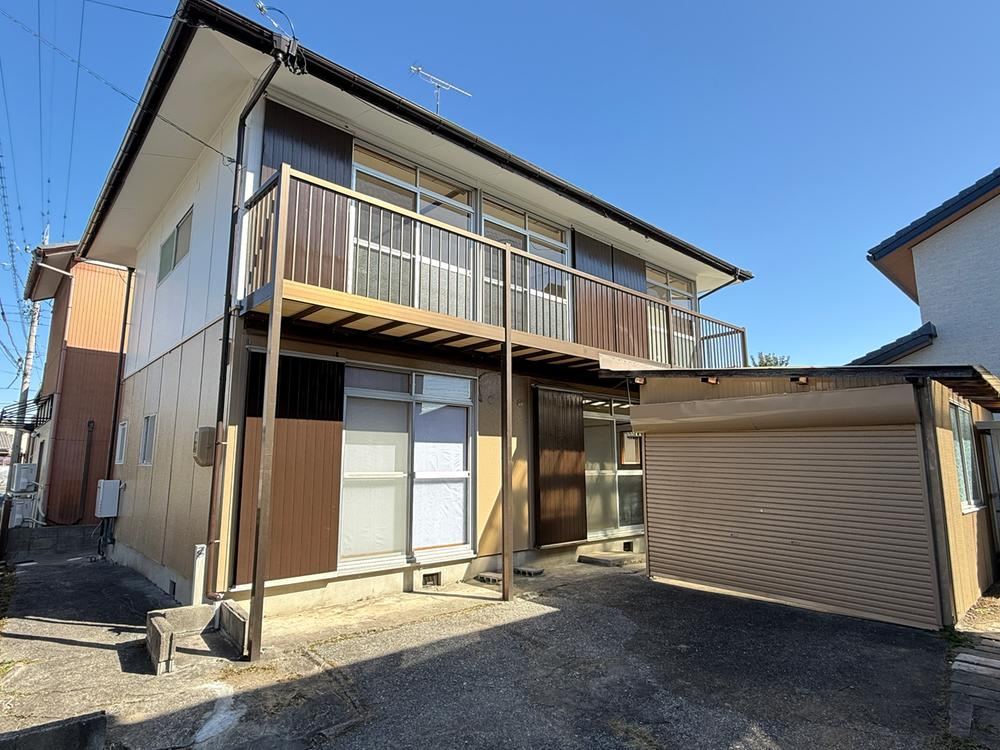 Versatile 5LDK House with Parking for 2 Cars - Photo 1