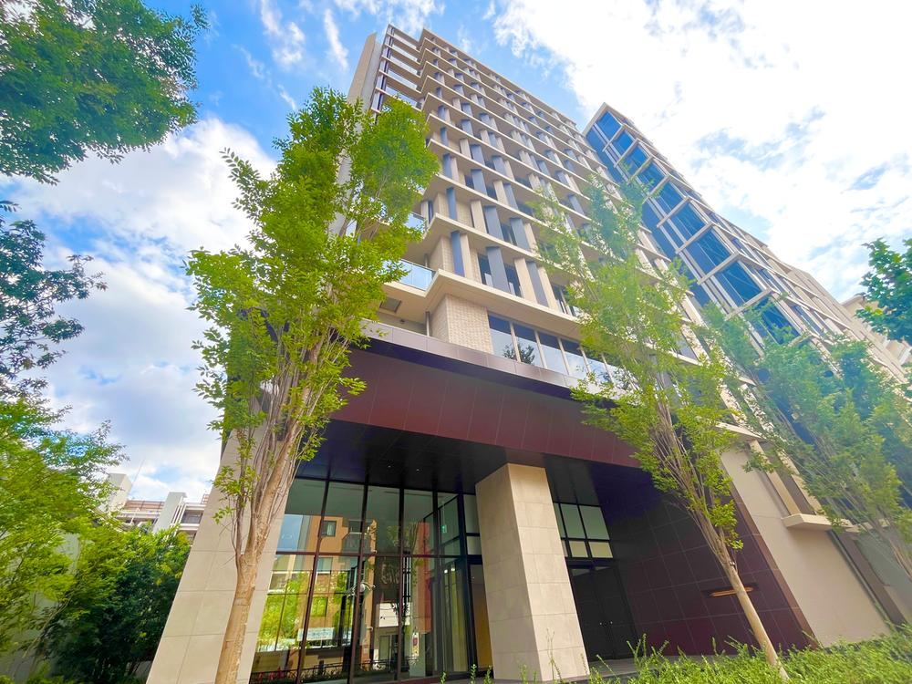 3LDK apartment in Shinjuku Ward, Tokyo - Photo 1