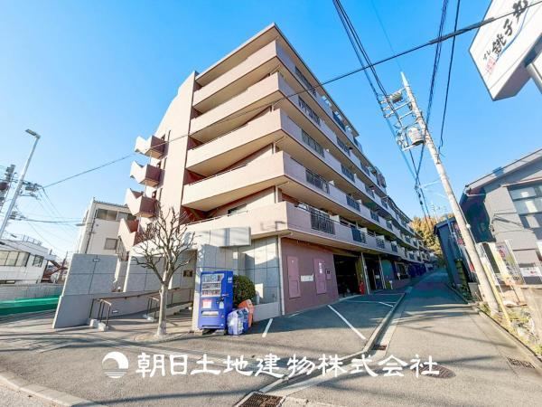 Bright 3LDK Apartment with Modern Kitchen in Yokohama - Photo 1