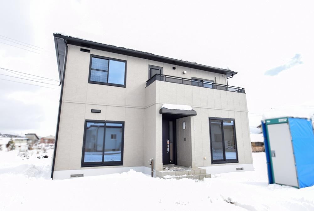 Updated 4LDK Home with Ground Floor Room in Nakano - Photo 1