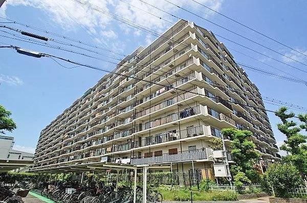 4LDK apartment in Kishiwada, Osaka - Photo 1