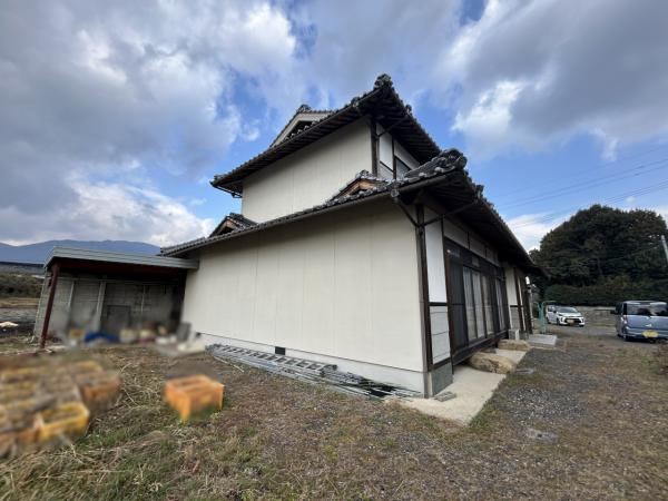 Spacious 7LDK House with Garden in Nagi - Photo 1