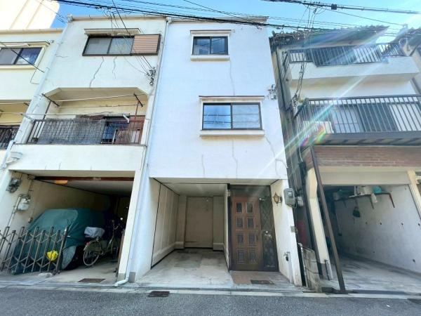 3DK Detached House with Built-in Garage in Hirano, Osaka - Photo 1