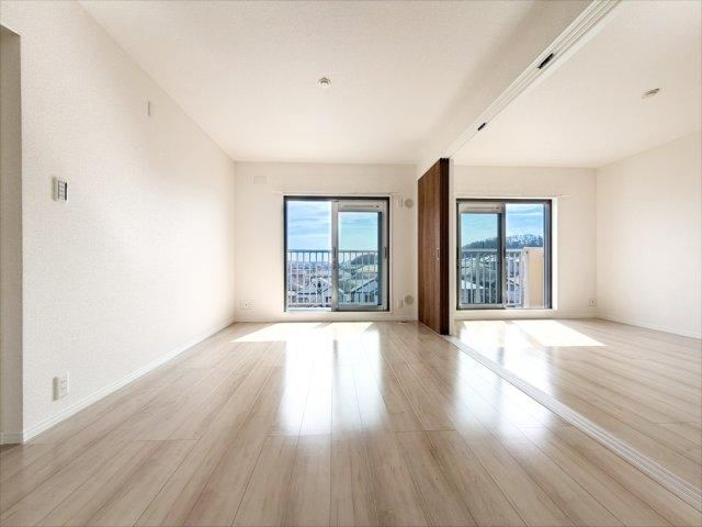 Renovated 3LDK Apartment in Susukino - Photo 1