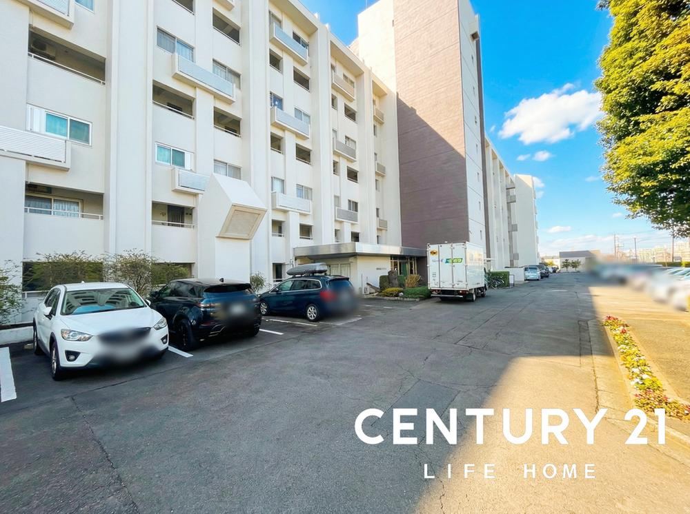 2LDK Apartment with Ample Storage Near Hiyoshi Station - Photo 1