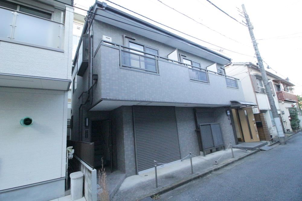 2-Story Mixed-Use House in Koto - Photo 1