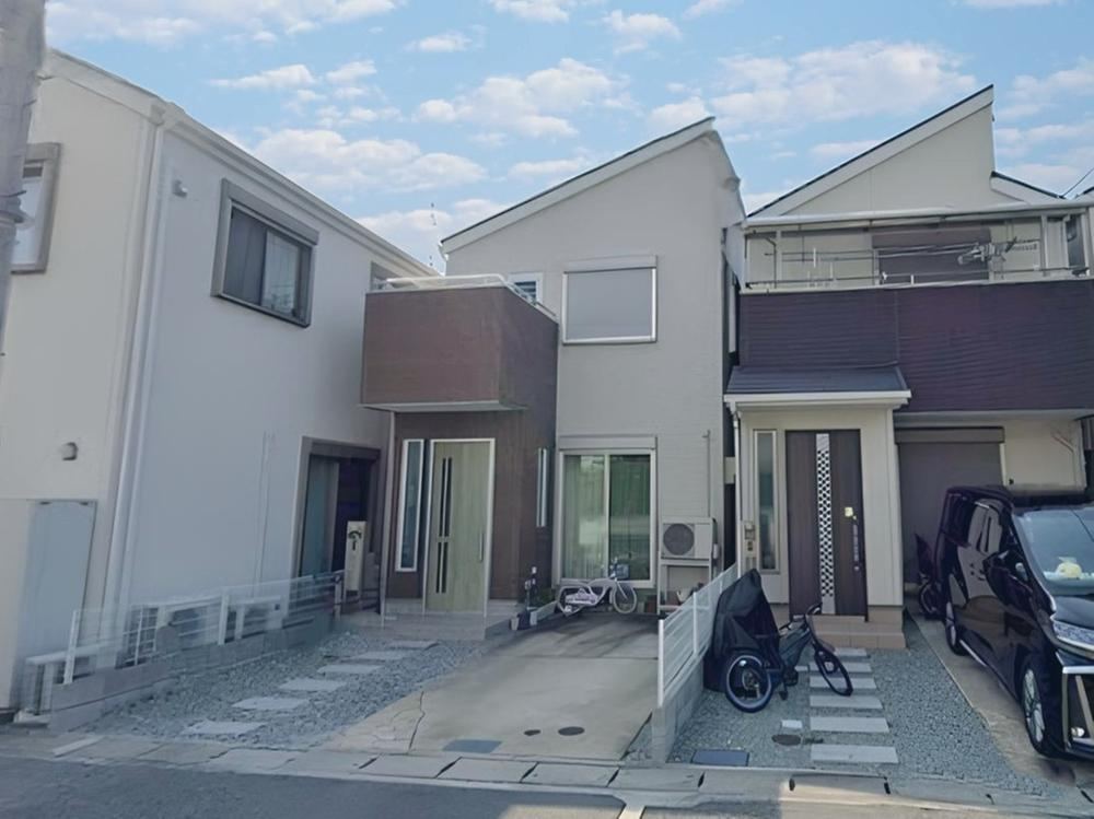 Modern 3LDK House with Parking - Photo 1