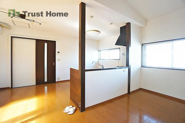 Renovated 4LDK House with Parking in Ashiya - Photo 1