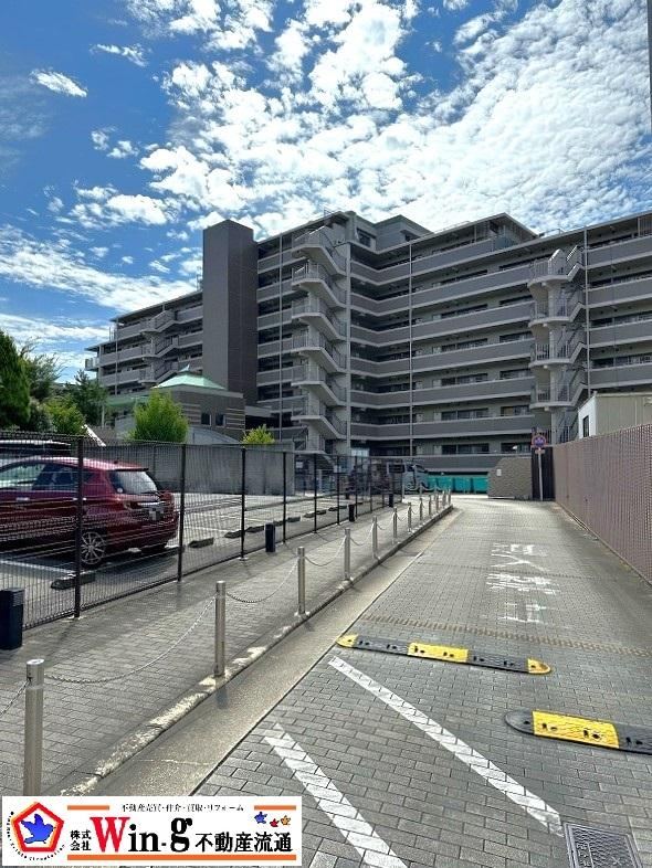 3LDK apartment in Tarumi Ward, Kobe, Hyogo - Photo 1