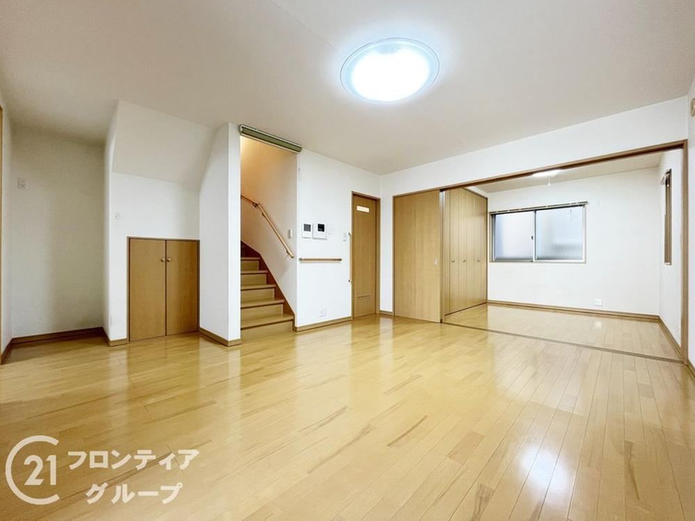 4LDK House with Easy Access to Sonoda Station - Photo 1