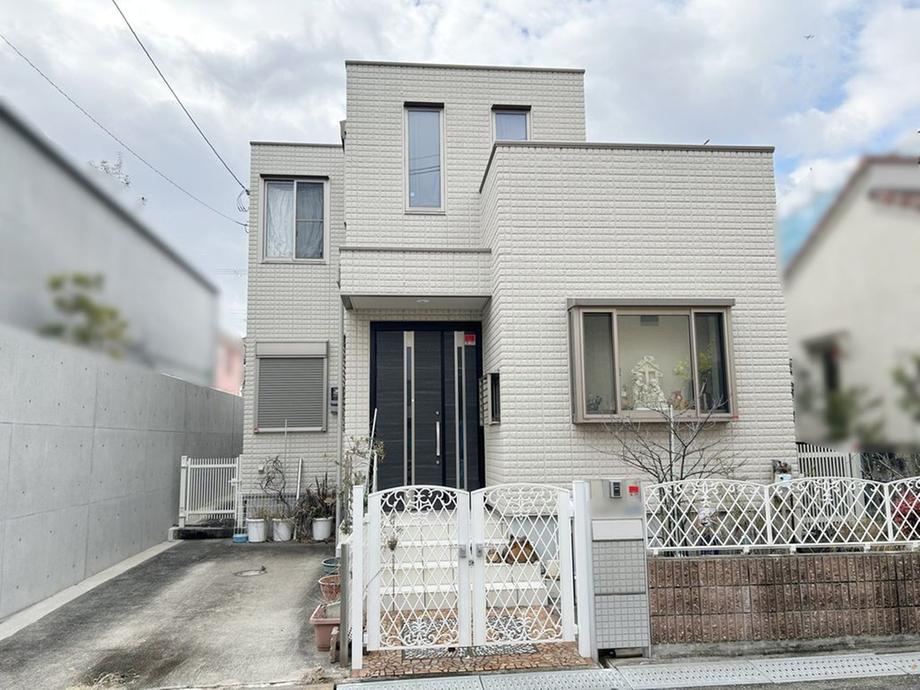 4LDK House Near Shin-Itami Station - Photo 1