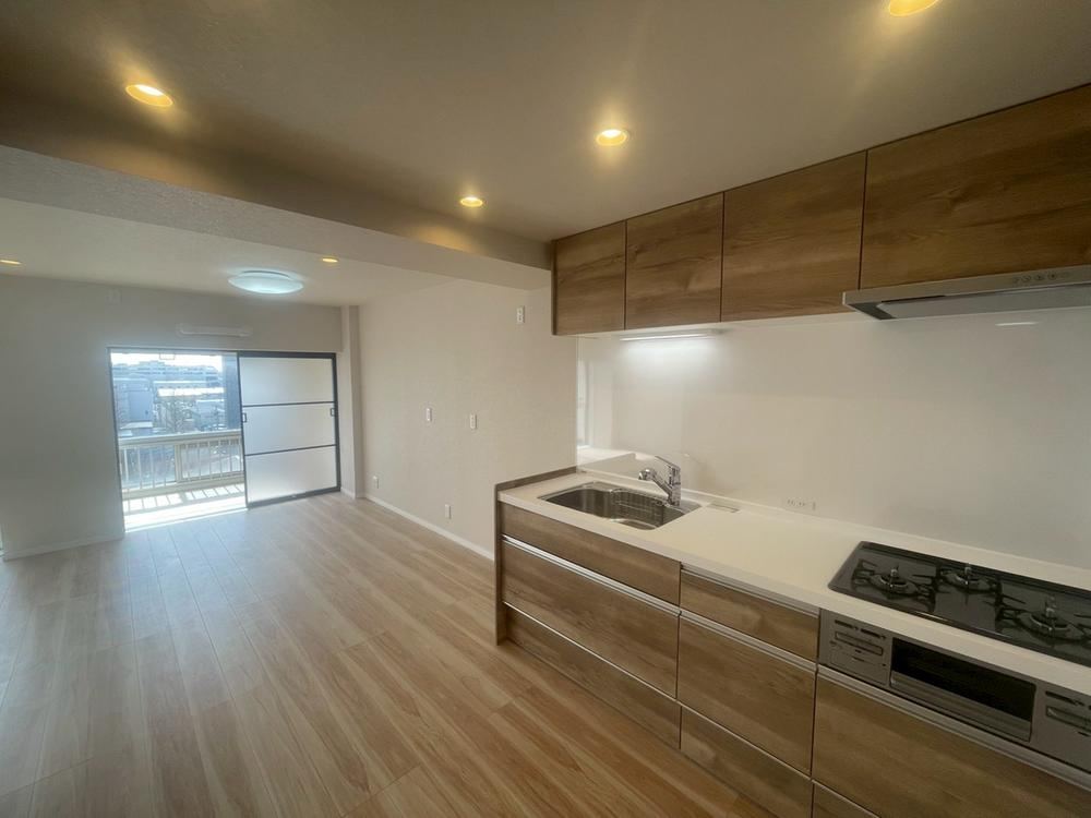 Renovated 2LDK Apartment Near Unimachō Station - Photo 1