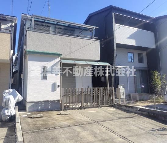 Contemporary 3LDK House Near Gifu Station - Photo 1