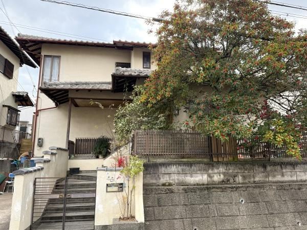 Spacious 4LDK House with Storage in Tsutsujigaoka, Kobe - Photo 1