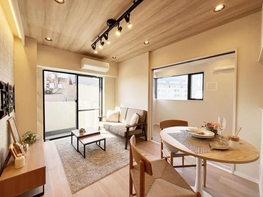 Renovated 1LDK Apartment with Great Views in Ikebukuro - Photo 1