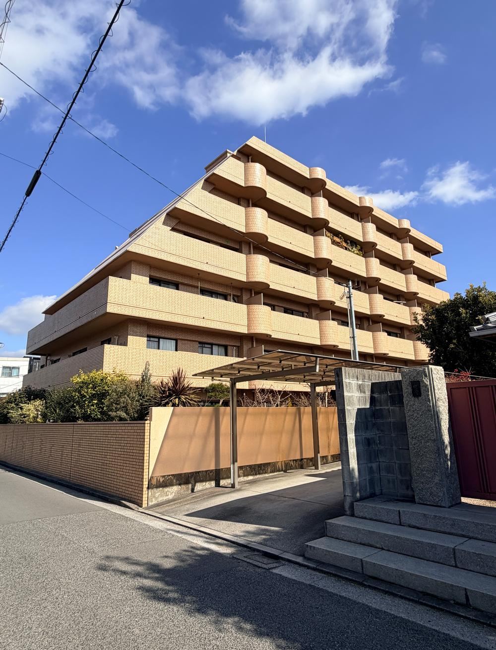 3LDK apartment in Minami Ward, Hiroshima - Photo 1
