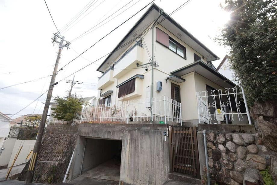 Spacious 4LDK Home in a Quiet Neighborhood - Photo 1