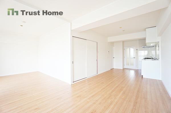 2LDK apartment in Tarumi Ward, Kobe, Hyogo - Photo 1