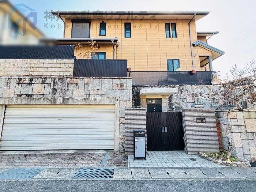 Spacious 6LDK House in Seigencho - Photo 1