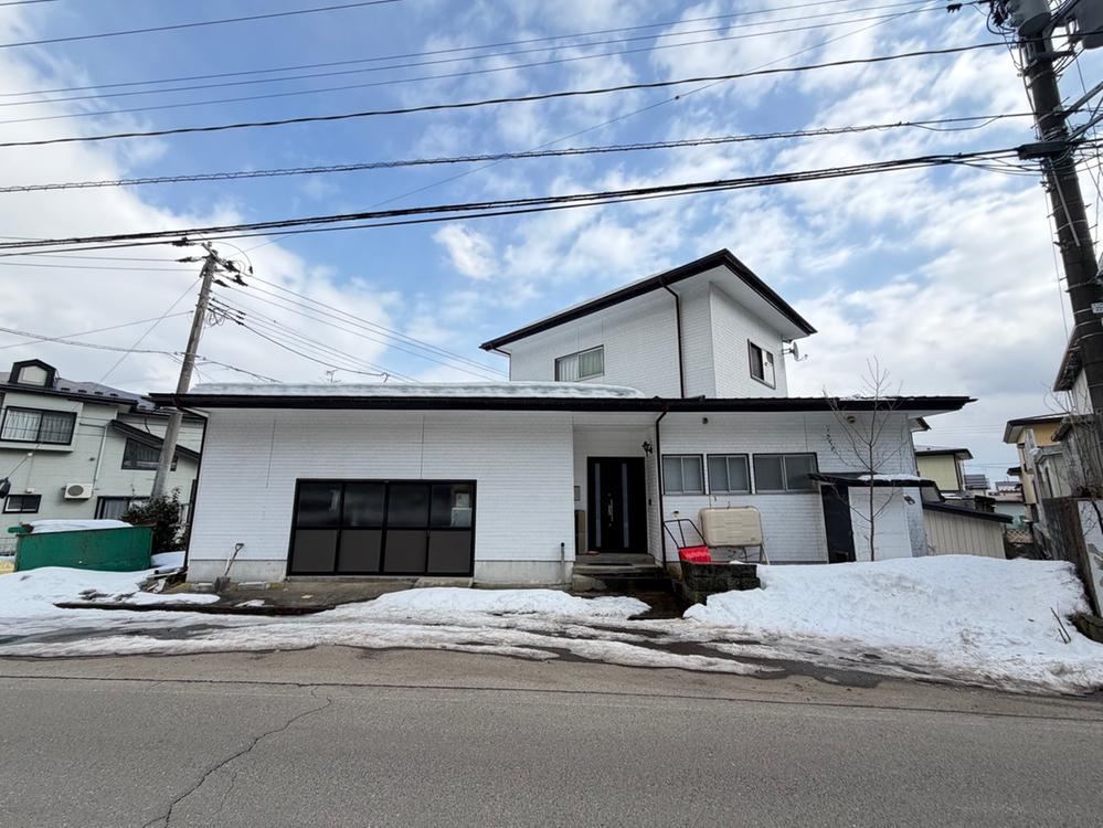 Renovated 4LDK House Near Ugo-Ushijima Station - Photo 1