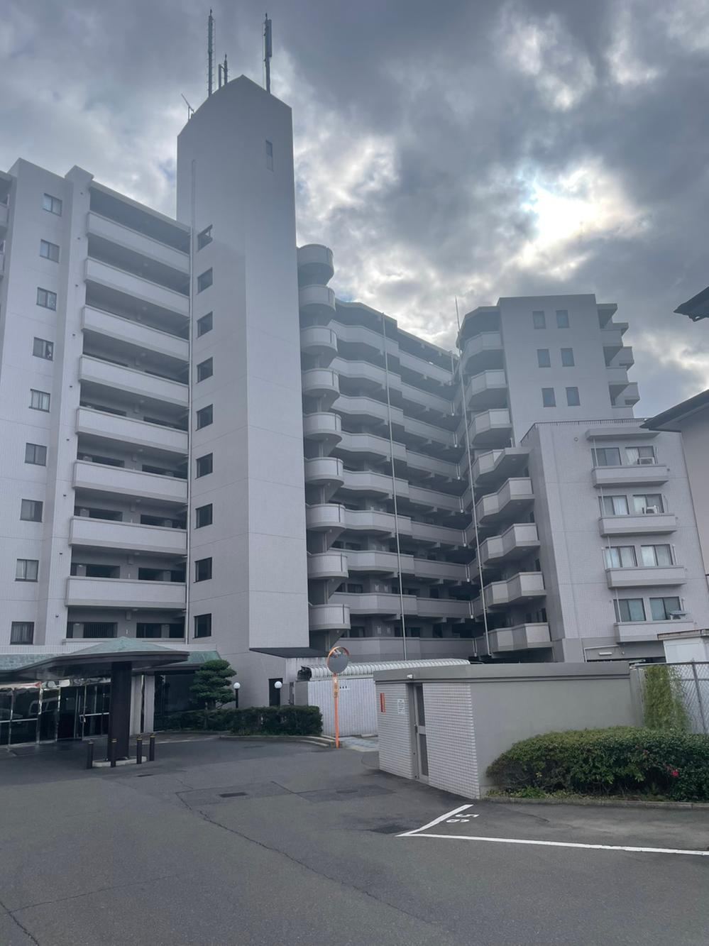 4LDK apartment in Asaminami Ward, Hiroshima - Photo 1