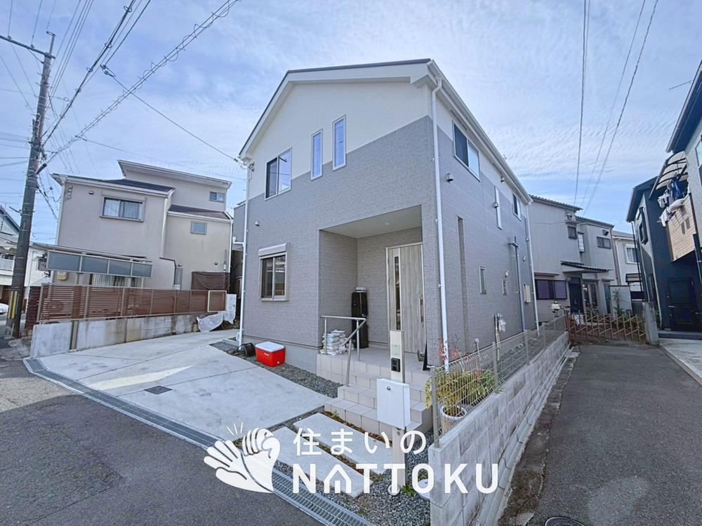 4LDK house in Hirakata, Osaka - Photo 1