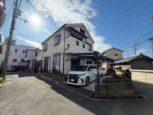 Renovated 5LDK+2S House in Katano - Photo 1