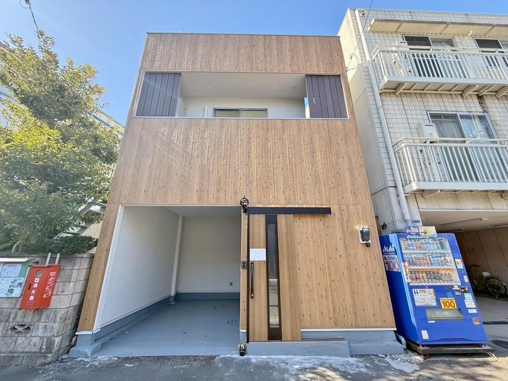 Cozy 3LDK Detached House in Yotsugi - Photo 1