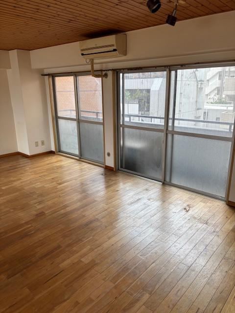 Spacious Studio Apartment Near Hiratsuka Station - Photo 1