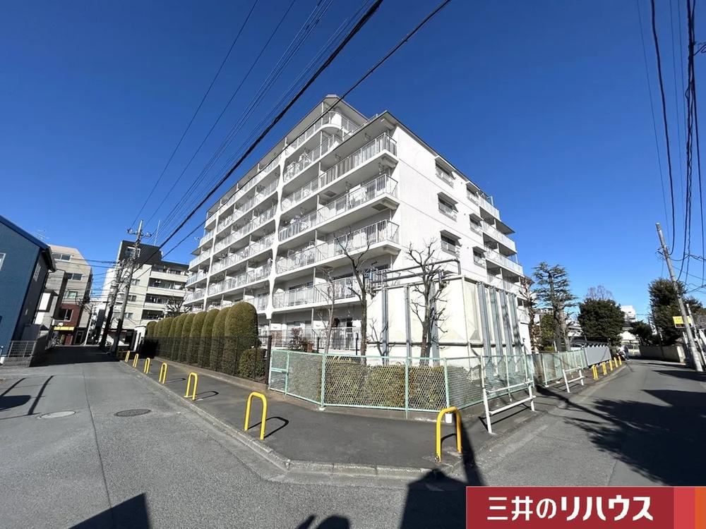 Renovated 2LDK Apartment Near Hanakoganei Station - Photo 1