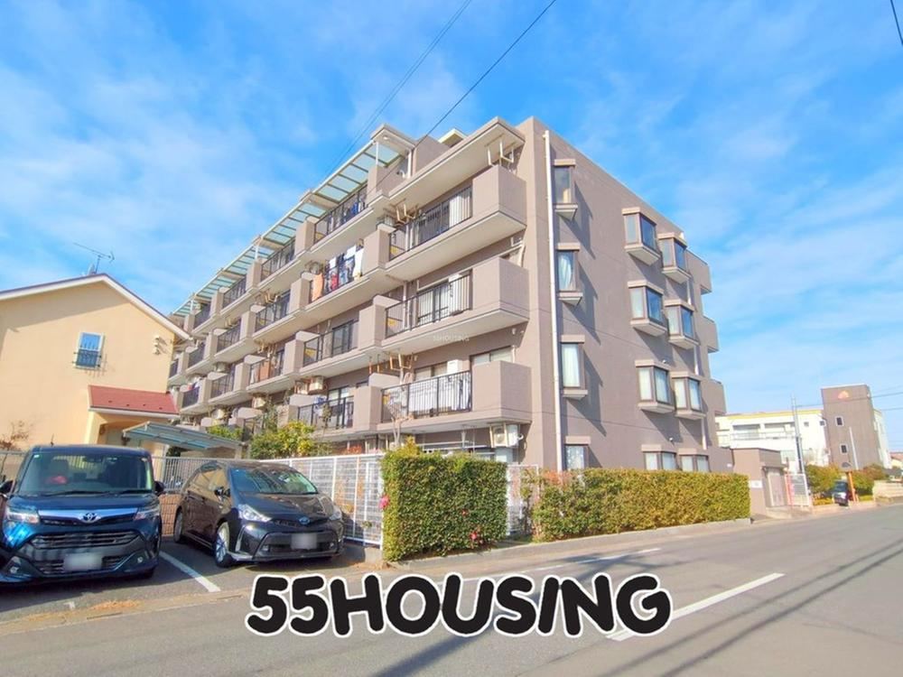 Sunny 3LDK Apartment in Kasukabe - Photo 1