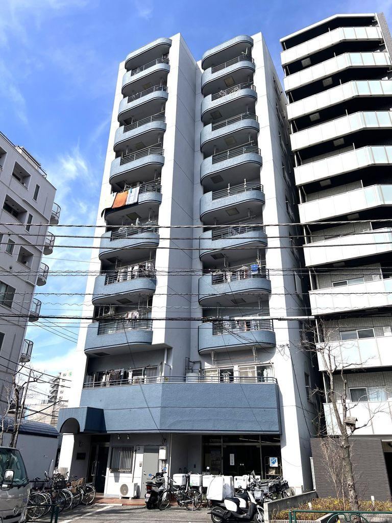 Bright 2LDK Corner Apartment in Arakawa - Photo 1