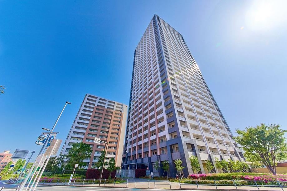 Bright 2LDK Apartment in Kawasaki - Photo 1