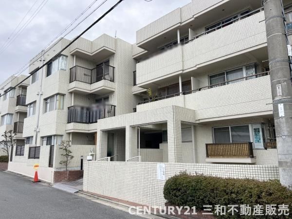 3DK apartment in Ukyo Ward, Kyoto - Photo 1