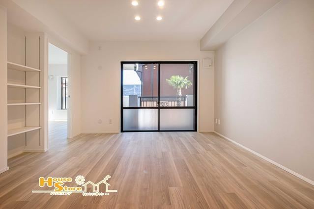 Bright 2LDK Apartment with Southeast Balcony in Kawaguchi - Photo 1