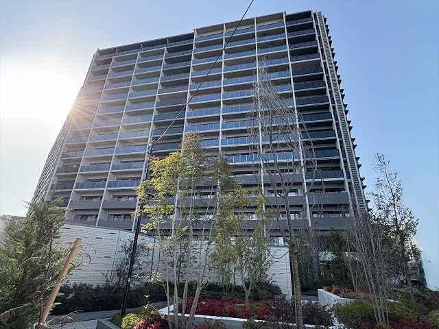 Modern 3LDK Apartment in Honcho, Konosu - Photo 1